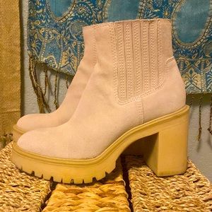 Dolce Vita Suede size 7.5